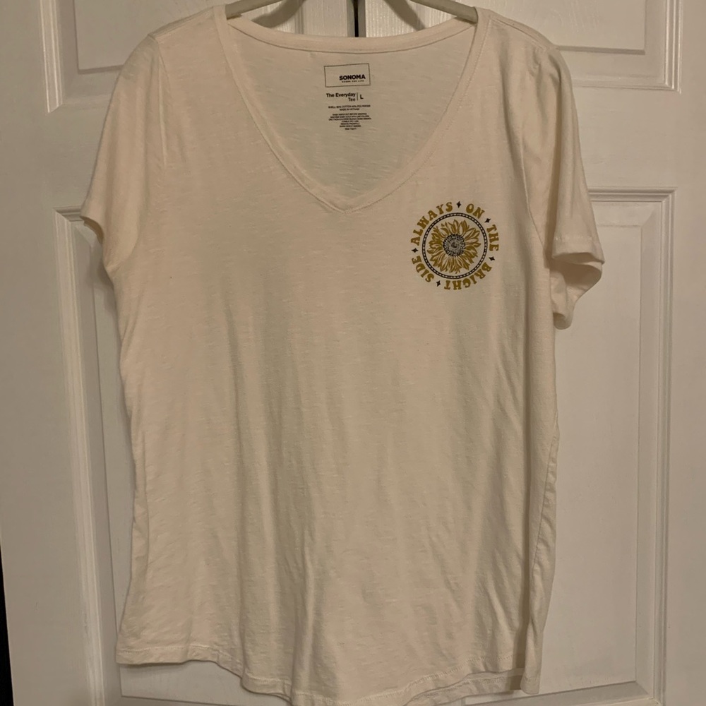 Sonoma Goods For Life Everyday Women’s T-shirt, Large, Cream, Great Condition
